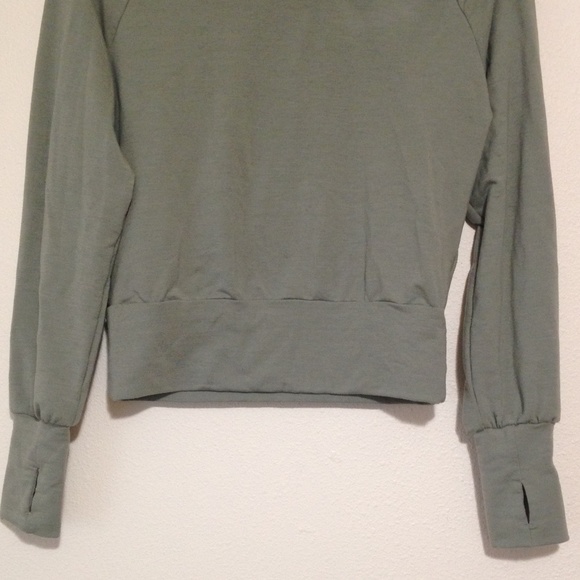 Nike Light Sage Green Long Sleeve Running Top with Thumbholes - Picture 5 of 8